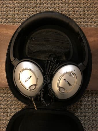 Bose QuietComfort 15 Acoustic Noise Cancelling Headphones 1