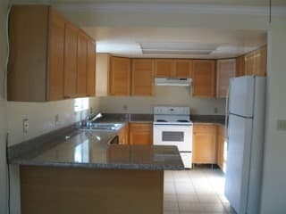 Private bedroom centrally-located in Palo Alto available July 1 3