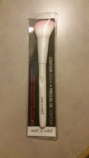 Contouring makeup brush 1