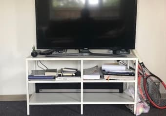 Tv stand with glass in white 1