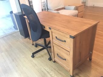 Desk Set-- Bargain Deal 2