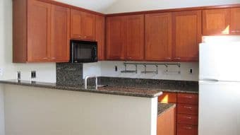 2br/2ba-safe & quite Apt available after Aug 28th (>1y lease required) 1
