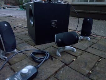Logitech THX Z-5300 speaker system 3