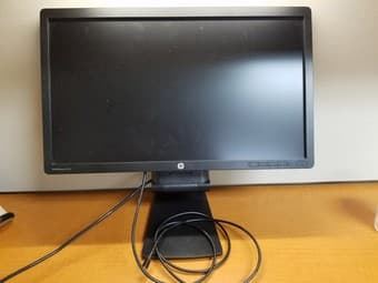 HP Monitor with cable 1