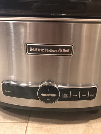 Slow cooker -- like new 2