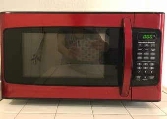 Moving Sale: 1000W Microwave 1