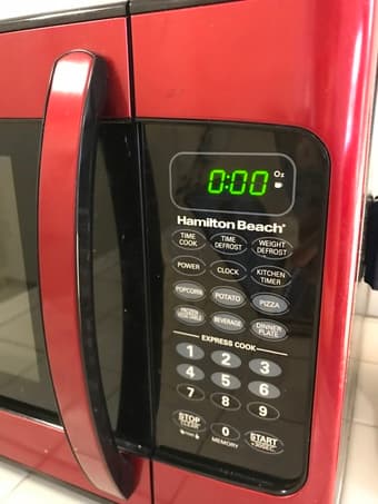 Moving Sale: 1000W Microwave 3