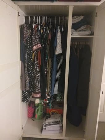 2 doors closet, Excellent condition!! +30 hangers free 2