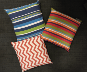 Set of 3 throw pillows 1