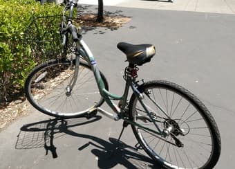 Step-through bike w/ basket & kickstand 1