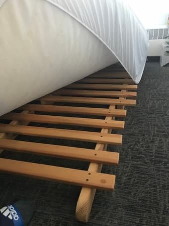 Queen mattress & mattress base 2