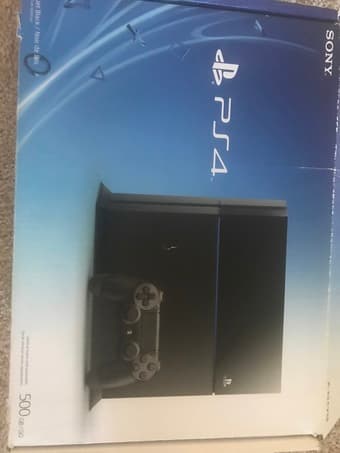 Play station 4 + 2 games for sale 1