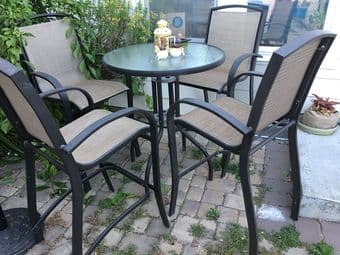 ourdoor table with 2 chairs 1