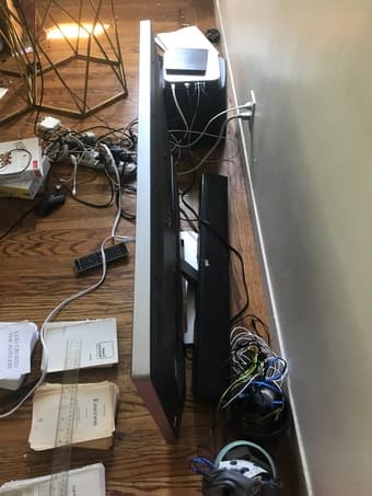 Vizio 40" M401i-A3 Flatscreen TV 3