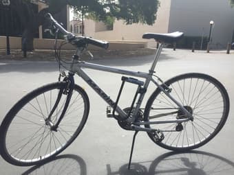 Marine hybrid bike with new large kryptonite lock and new seat 3