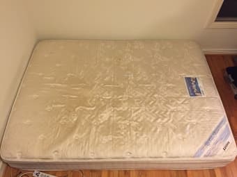 Free Queen Mattress - Menlo Park 1