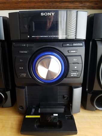 Sony MHCEC709iP Mini Hi-Fi Shelf System 2