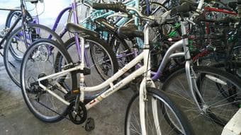 Raleigh step-through bike + U-lock, anti-theft skewers, bike lights 1