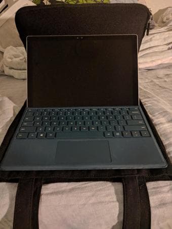 Surface Pro 4 - i5, 8GB RAM, 256GB SSD (and accessories) 1