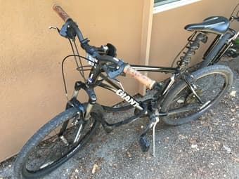 Giant Revel 2 Bike + Lock + Lights 1