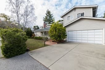Room for rent in a spectacular home + friendly housemates 3