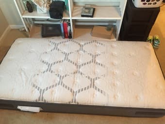 Almost new twin mattress 2