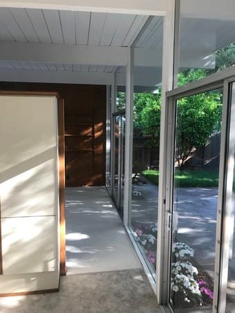 Room available in amazing home -- looking for a new roommate 3