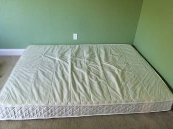 queen sized mattress 1