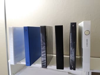 lowest-price 3-ring binders 三孔夾 $0.3 for each 2