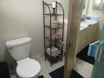 Room in 4BR/2BA House near Cupertino and I85 / I280 2