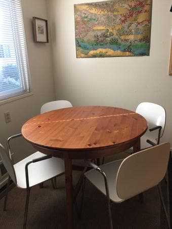 Round kitchen table for sale 1