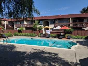 Room available in Palo Alto August 1st-September 31st 1