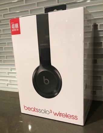 Beats Solo3 Wireless Headphones *Brand New, Unopened*, Gloss Black 1