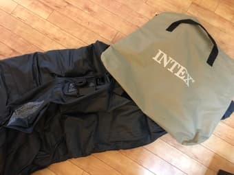 Intex Air Bed with Built-in Electronic Pump, Queen-size 3