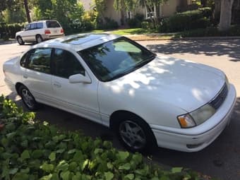 1998 Toyota Avalon XLS 1
