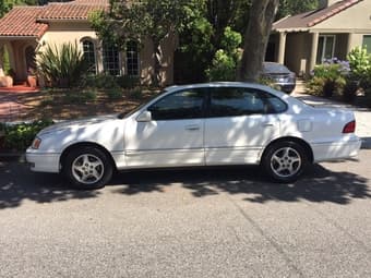 1998 Toyota Avalon XLS 2