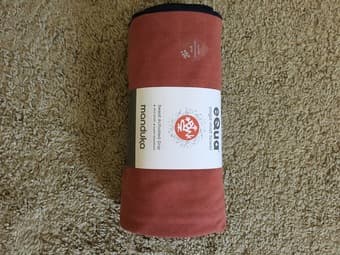 Brand new Manduka eQua Yoga Towel 1