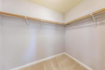 1 bed / 1 bath available in a North San Jose townhouse! 3