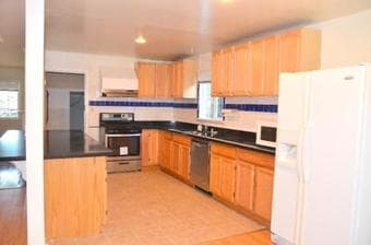 Furnished Room Available in EPA Home - August 1-31 2