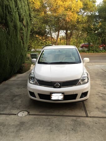2008 Nissan Versa (75k miles) 1