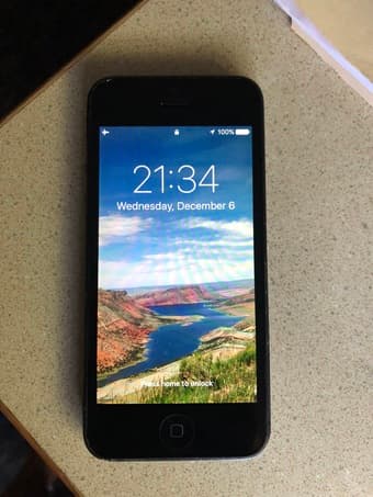iPhone5 (black, unlocked, 16GB) 1