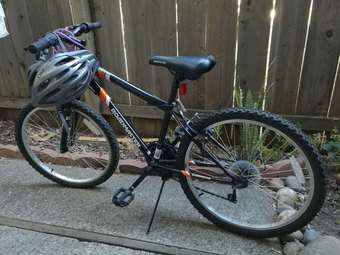 Almost new bike + helmet + lock 2