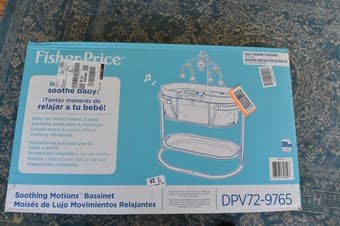 Fisher Price Soothing Motions bassinet 2
