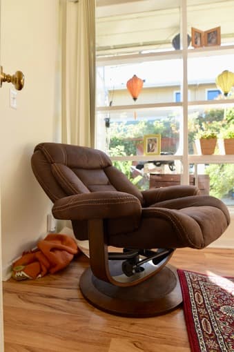 recliner chair and ottoman 3