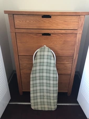 Collapsible ironing board 1