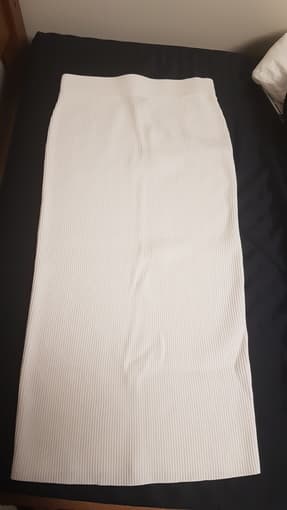 White skiry DKNY 3