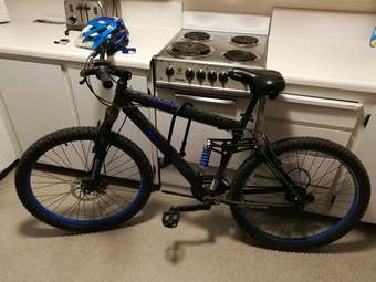 26" Men's Bike + front light + U lock + helmet (can buy individually) 1