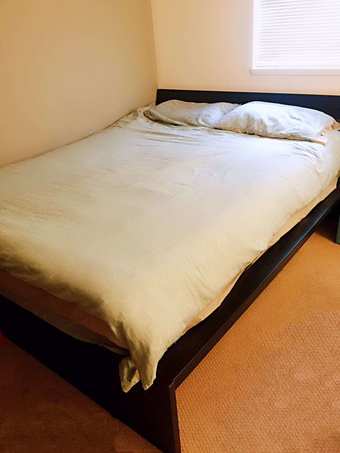 moving sale! Bed frame and box-queen size 2