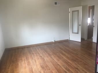 Spacious and Affordable Shared Room Available in Downtown Menlo Park 2
