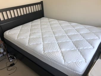 Queen mattress and bedframe 1
